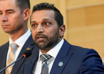 Drejtori i FBI-së konfirmon se vrasësi i Kirk është identifikuar: ADN-ja në peshqirin që mbështjellte armën përputhet me atë të të dyshuarit.