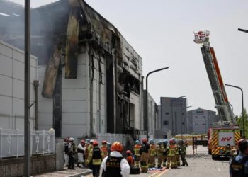 Drejtori i fabrikës së baterive në Korenë e Jugut dënohet me 15 vite burg për një zjarr tragjik që i mori jetën 23 personave.