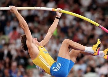 Duplantis tejkalon të pamundurën, atleti suedez vendos një tjetër rekord në kërcimin me shkop për të 14-nën herë radhazi.