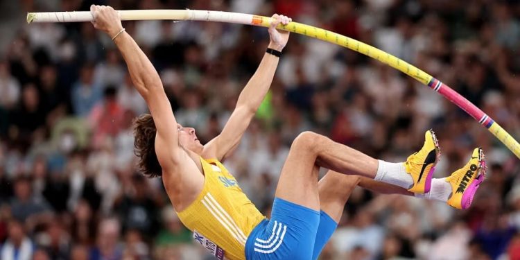 Duplantis tejkalon të pamundurën, atleti suedez vendos një tjetër rekord në kërcimin me shkop për të 14-nën herë radhazi.