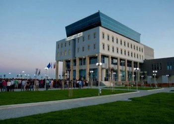 Durrës: 1296 studentë regjistrohen në arsimin e lartë, në bashkëpunim me "La Sapienza" të Romës