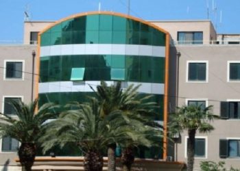 Durrës: 36-vjeçari i dehur me kanabis në automjet përpiqet të korruptojë policinë, kapet në flagrancë.