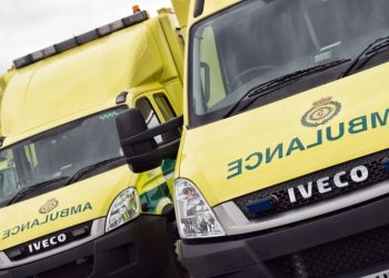Dy punonjës ambulance në Angli arrestohen, të dyshuar për vdekjen e gjashtë pacientëve në Wiltshire