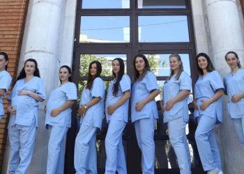 Dyfishta e mrekullueshme në maternitet: 10 mami dhe infermiere shtatzëne njëkohësisht, ndjenja të mëdha emocionuese!