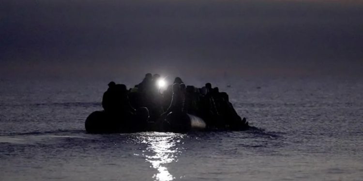 Dyrë në Mbretërinë e Bashkuar në mënyrë të paligjshme, dy individë humbin jetën.