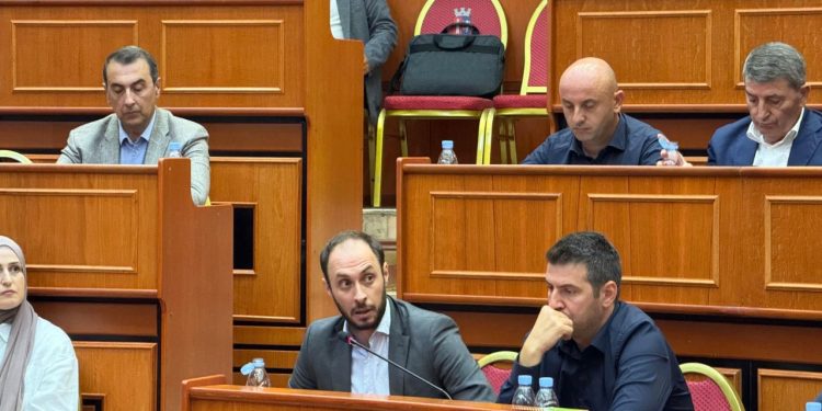 "E kuptoj gëzimin tuaj" / Kreu i këshilltarëve të PS-opozitës: Një kryetar socialist do të ulet përsëri në atë karrige me 160 mijë vota.