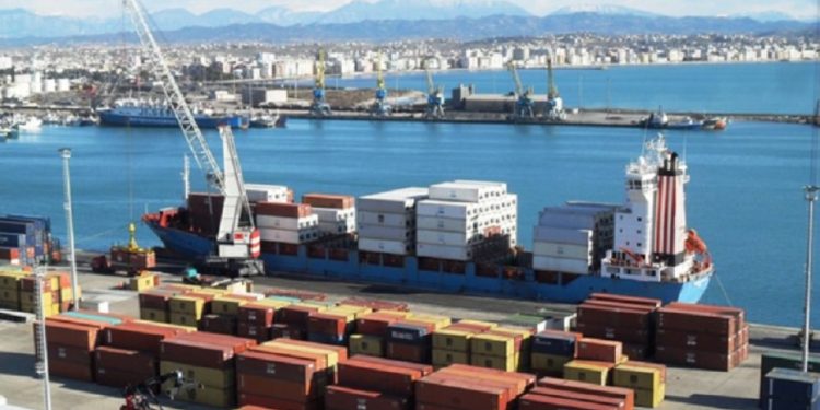 Eksportet në rritje, Kosova kryeson/ INSTAT: Dërgesat u dyfishuan në gusht, importet ranë.