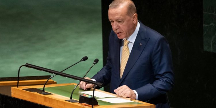 Erdogan e humb mikrofonin gjatë fjalimit për Palestinën në OKB, autoritetet turke sqarojnë: ndalimi ishte procedural, jo i qëllimshëm.