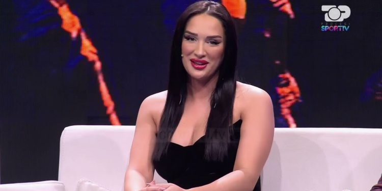 “Erjola Doçi më bëri të debatoj me gruan,” ish-arbitri i FIFA-s tregon për incidentin pas fotoja me moderatoren.