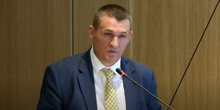 Etika si barrierë mbrojtëse ndaj presionit: Altin Dumani shpërndan tre çështje me të cilat përballet SPAK-u