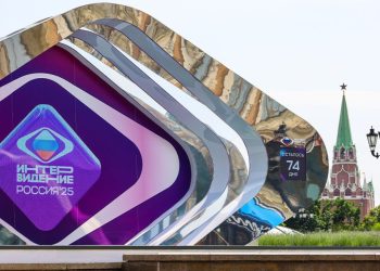 Eurovision merr një competitor të ri: Rusia rivitalizon Intervisionin me 23 vende pjesëmarrëse, muzika si një luftë kulturore mes Lindjes dhe Perëndimit.