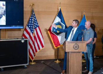 FBI publikon një video të të dyshuarit për vrasjen e Charlie Kirk, shpërblim prej 100,000 dollarësh për informacionin e dobishëm.