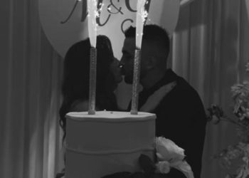 FOTO/ Këngëtarja e njohur shqiptare pranon propozimin dhe fejohet me të dashurin e saj.