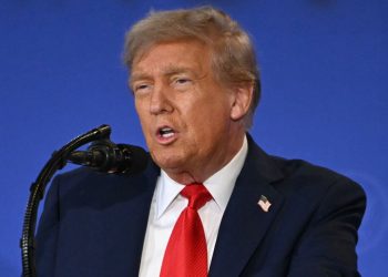 Falsifikim? Autohapje? Republikanët e kontestojnë vlefshmërinë e firmës së Trumpit.