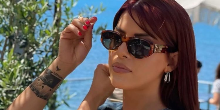 “Fasada, shfaqje luksi e mashtrimeve”/ Revolta e Ledjona Xheladinajt: Ata që e tregtojnë jetën si përrallë në internet...