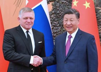 Fico, i vetmi lider i BE-së në Kinë, reagon Komisioni Evropian: Ai nuk na përfaqësoi!