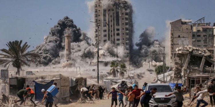 Forcat izraelite rrisin sulmet në qytetin e Gazës, dërgojnë mbi 180 dronë dhe robota me eksploziv për të shkatërruar bastionin e fundit të Hamasit.