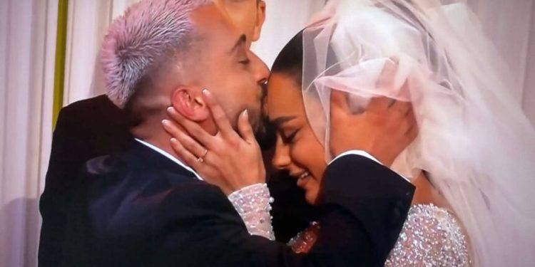 Foto/ Tragjedia në familjen Gjest, reagimi i Egli Takos: Më pikëllon, do të doja të mos e kisha lexuar kurrë këtë informacion.