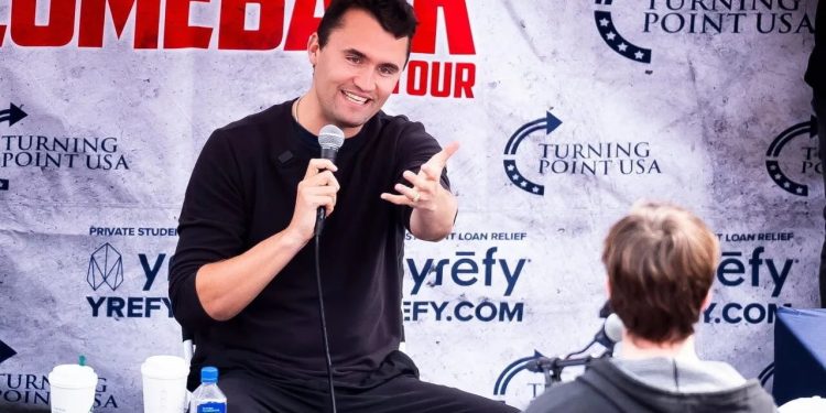 Frikë dhe ngatërresë në universitetin e Utah, të shtëna me armë gjatë fjalimit të një aktivisti pro-Trump.