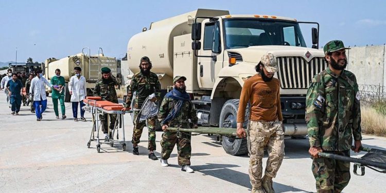 “Fshatra të shpërbëra: Dëshmitarët flasin për pasojat shkatërruese të tërmetit në Afganistan”