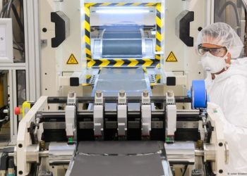 Gjermania: Industria kimike dhe farmaceutike në vështirësi, prodhimi kimik arin nivele të ulëta gjatë tri dekadave.