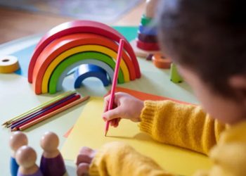 Gjyshi ngatërron nipin me një fëmijë tjetër, fillon hetimi për çerdhen në Australi