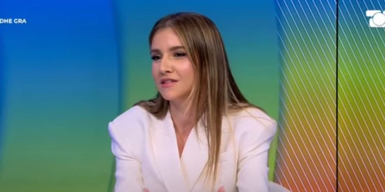 “Goca dhe Gra”: Sherina Spahiu flet për jetën e saj si krijuese përmbajtjeje në rrjetet sociale, pas videove virale me vajzën.