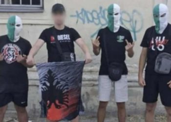 Grupi i tifozëve sulmon suedezin me bluzë shqiponje/ Gazetari: “Çkembari” përfaqëson huliganizmin që sfidon autoritetet