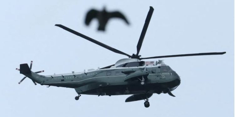 Helikopteri i Donald Trump bën një ulje të papritur gjatë vizitës në Mbretërinë e Bashkuar