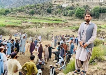 "Heshtja ka mbuluar fshatin, banorët shkopen varret e të afërmve" / Pamje e trishtë pas tërmetit tragjik në Afganistan: Pashë trupat e pajetë të fëmijëve...