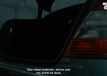 Historia e Brendshme: Pjesa e Grabjes së Fajdexhiut Nuredin Dumani: E godita me armë në gjoks, por ai u ngrit dhe nisi të luftonte
Sulmi i radhës po planifikohej në Elbasan, këtë herë përballë një individi të fuqishëm fizikisht dhe me pregatitje ushtarake... Në shënjestër ishte Xhemail Liçi, doganier me një profil të dyfishtë, kambist ilegal dhe fajdexhi.