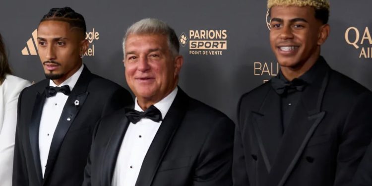 Humbi Topin e Artë, por Yamal i qëndron besnik fjalës / Ylli spanjoll feston me ekipin e Barcelonës duke i trajtuar me hamburgerë