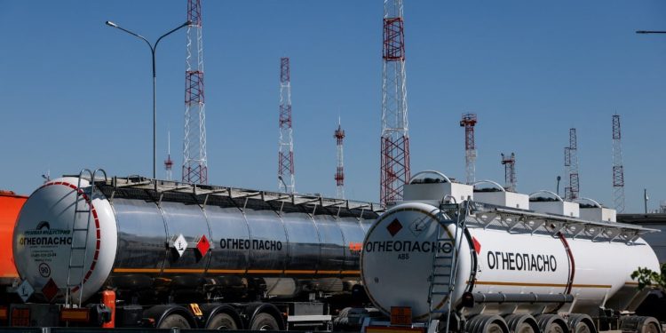 Hungaria pranon blerjen e naftës nga Rusia, Budapesti: Të tjerë vende europiane e bëjnë, po sulmohemi nga hipokritët.