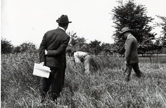 "I shkoi në shtëpi me 6 plumba": Rrëfimi i pabesueshëm i mbesës së Duçes rreth si e bind për martesë dhe takimin në hotel.