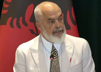 Regjisori Dhimitër Anagnosti u nda nga jeta/ Rama: Lamtumirë baba i kinemasë shqiptare