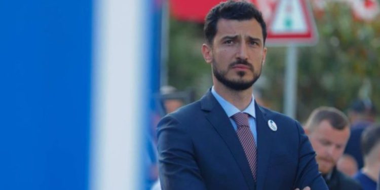 Djali Besnik Mustafajt i mërzitur se nuk u fut në listë, largohet nga PD?