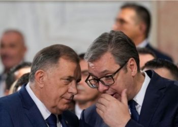 Analiza: Dodik e Vuçiç përsëri kërkojnë “shpëtim” në Moskë
