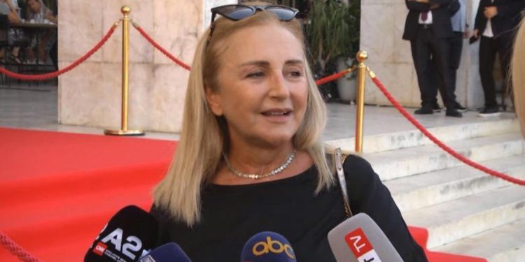 “Me fat që kam qenë mikja e tij”! Homazhet për Anagnostin, Marjana Kondi: Kolos i artit shqiptar, iku me dinjitet