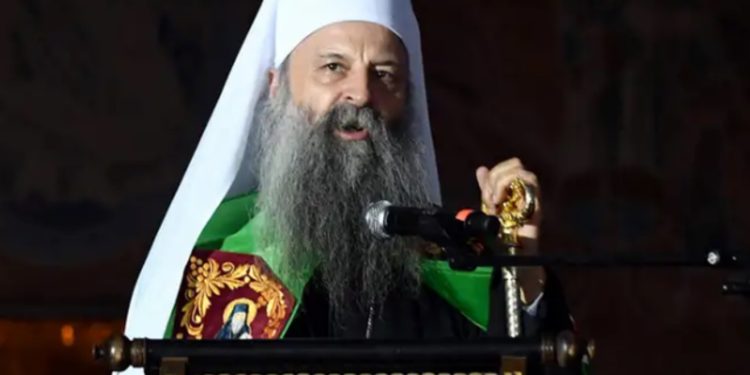 Udhëheqja e Kishës Serbe në shërbim të regjimit të Vuçiç, teologët: Serbia është një shoqëri e shkatërruar nga nacionalizmi