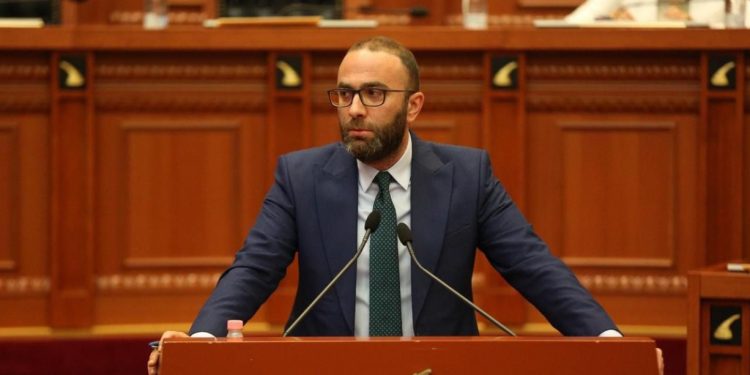 Publikimi i dosjes McGonigal, reagon Gazment Bardhi: Të hënën do i paraqes zyrtarisht në SPAK të dhënat e reja të bëra publike nga Departamenti i Drejtësisë në SHBA