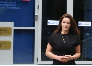 Në zbatim të masës “detyrim paraqitje”, Ajola Xoxa paraqitet në SPAK