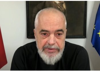 “Janë pjesë e një mozaiku të gjerë gënjeshtrash”/ Rama për radion britanike: Deklarata e Farage për të burgosurit shqiptarë është marrëzi