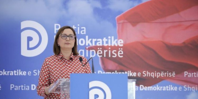 Nga karrigia e deputetes në atë të drejtoreshës, Dhurata Çupit i besohet posti i rëndësishëm