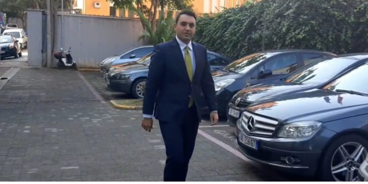 Diploma e gjimnazit false/ “Ushtari” i Belinda Ballukut në PD paraqitet në SPAK