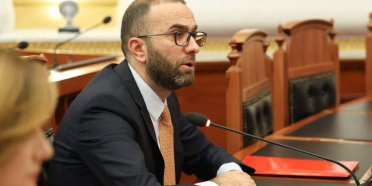 Opozita kërkoi mocion me debat me Ramën, maxhoranca e refuzon, Bardhi: Konferenca vendos vetëm datën