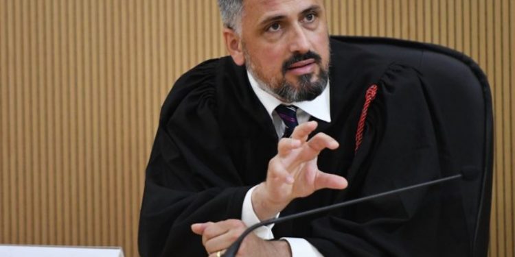 Kishte pikët më të larta, Asim Vokshi zgjidhet anëtar i Gjykatës Kushtetuese