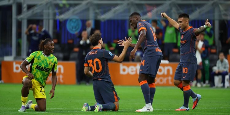Inter rikthen fitoren, tri pikë të vështira ndaj Sassuolos në "San Siro"