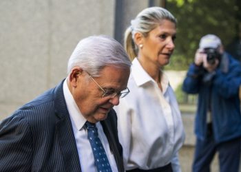 Ish-bashkëshortja e senatorit amerikan merr 4.5 vjet burg për korrupsion.