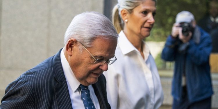 Ish-bashkëshortja e senatorit amerikan merr 4.5 vjet burg për korrupsion.