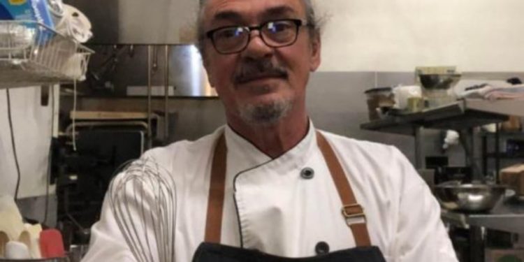 Ish-shefi i kuzhinës italiane në San Francisko, i akuzuar për tri grabitje bankash brenda 24 orëve, arrestohet.